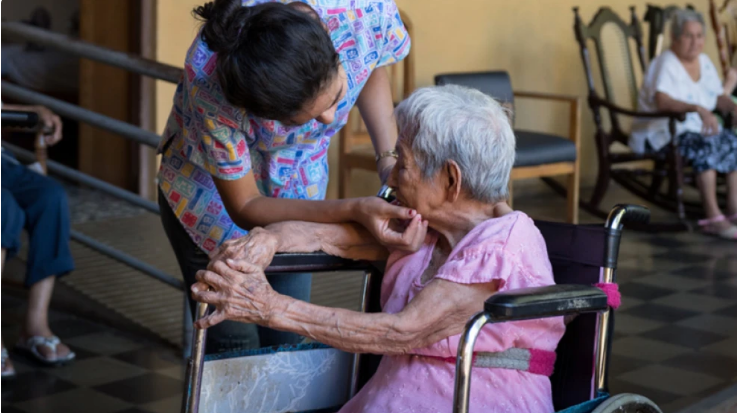Adultos mayores libres de abuso y maltrato: con los mejores cuidados posibles Adultos mayores libres de abuso y maltrato: con los mejores cuidados posibles