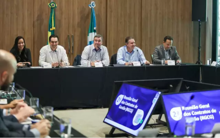 Riedel reúne secretários para balanço de metas e projetos do 2º semestre Riedel reúne secretários para balanço de metas e projetos do 2º semestre