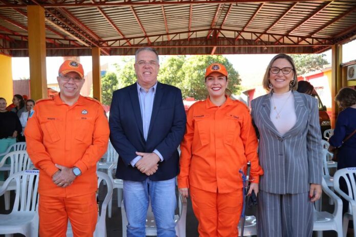 FOTO_01_PREFEITO_E_COMANDO