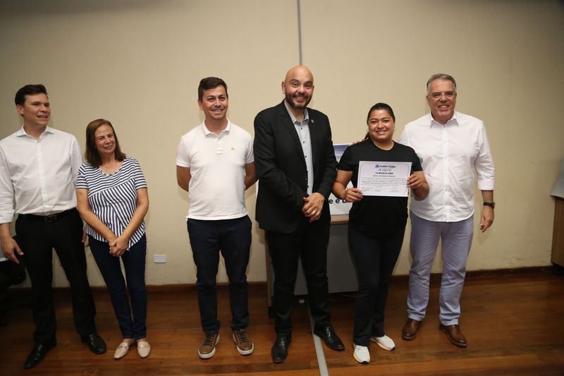Atletas de Ponta Porã são homenageados por desempenho nos Jogos Escolares da Juventude