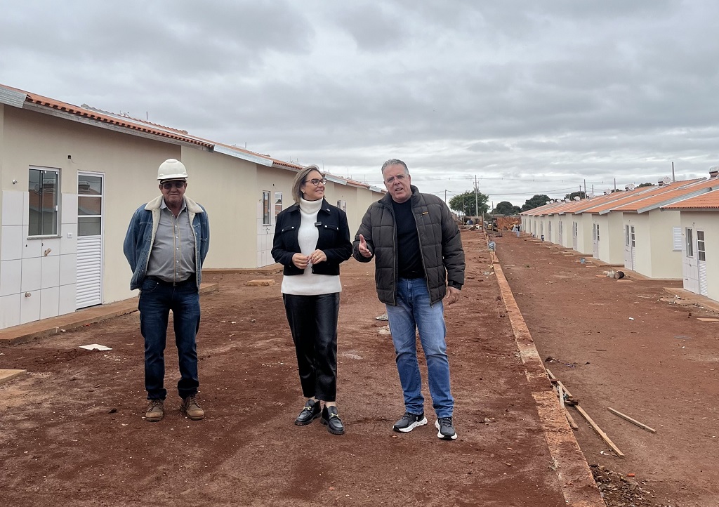 Ponta Porã: Prefeito Eduardo Campos apresenta 26 obras em tour com vereadores e imprensa