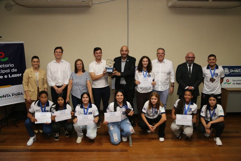 Atletas de Ponta Porã são homenageados por desempenho nos Jogos Escolares da Juventude