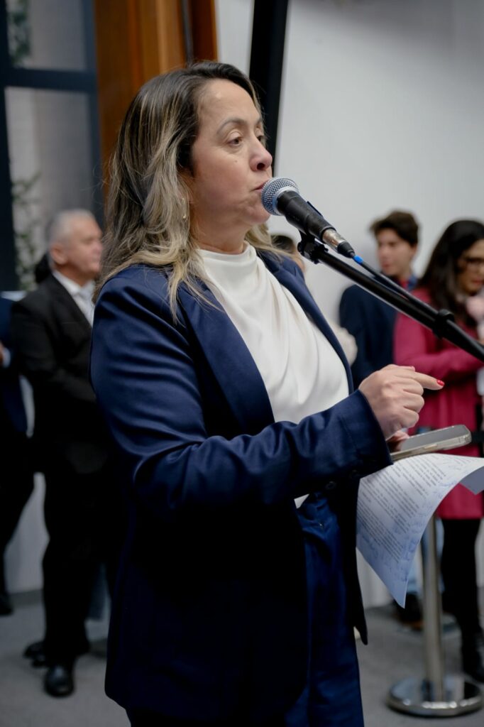 Lia Nogueira pede providências do Governo após queda de caixa d’água na Aldeia Jaguapiru Lia Nogueira pede providências do Governo após queda de caixa d’água na Aldeia Jaguapiru