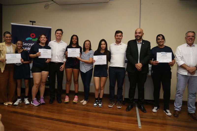 Atletas de Ponta Porã são homenageados por desempenho nos Jogos Escolares da Juventude