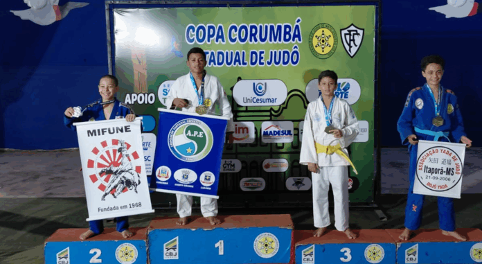 Avô busca patrocínio para neto disputar bicampeoanto no Rio de Janeiro Avô busca patrocínio para neto disputar bicampeoanto no Rio de Janeiro