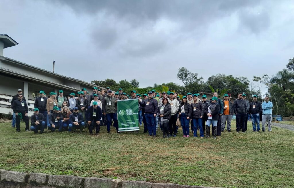 Dia de Campo Regional discute inovações da apicultura e meliponicultura em Lauro Müller Dia de Campo Regional discute inovações da apicultura e meliponicultura em Lauro Müller