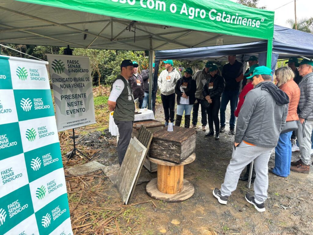 Dia de Campo Regional discute inovações da apicultura e meliponicultura em Lauro Müller Dia de Campo Regional discute inovações da apicultura e meliponicultura em Lauro Müller