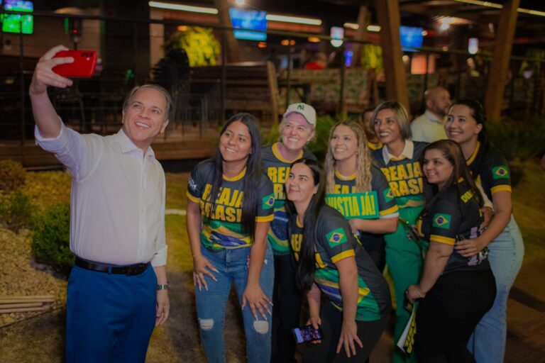 Coronel David mobiliza apoiadores da direita em Campo Grande e convoca buzinaço na Praça do Rádio Clube neste domingo Coronel David mobiliza apoiadores da direita em Campo Grande e convoca buzinaço na Praça do Rádio Clube neste domingo