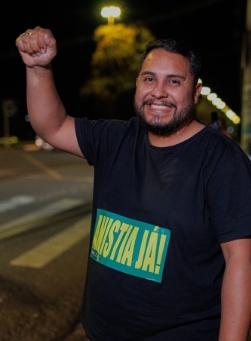 Coronel David mobiliza apoiadores da direita em Campo Grande e convoca buzinaço na Praça do Rádio Clube neste domingo Coronel David mobiliza apoiadores da direita em Campo Grande e convoca buzinaço na Praça do Rádio Clube neste domingo