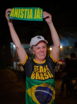 Coronel David mobiliza apoiadores da direita em Campo Grande e convoca buzinaço na Praça do Rádio Clube neste domingo Coronel David mobiliza apoiadores da direita em Campo Grande e convoca buzinaço na Praça do Rádio Clube neste domingo