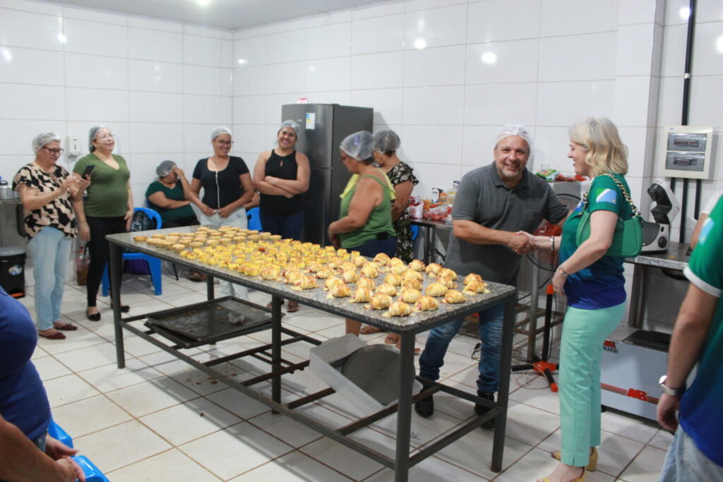 Curso de panificação e salgados forma novas empreendedoras no Coophavila II