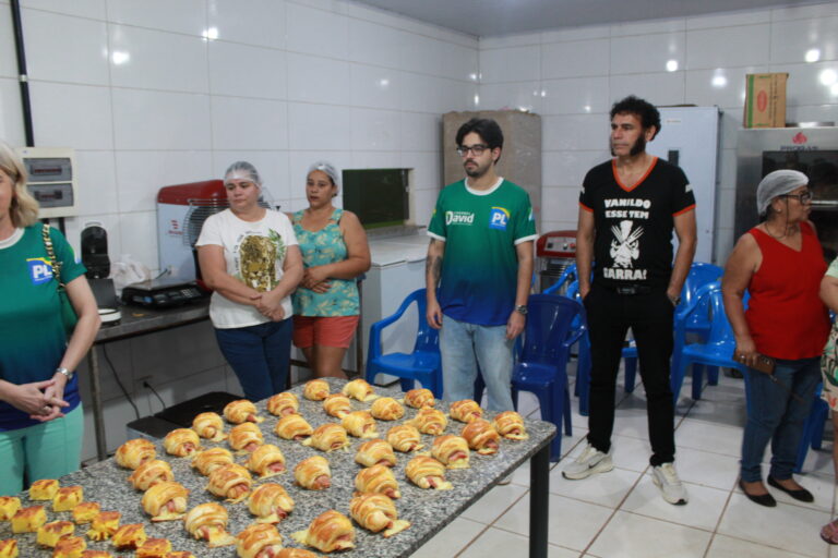 Curso de panificação e salgados forma novas empreendedoras no Coophavila II