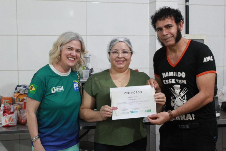 Curso de panificação e salgados forma novas empreendedoras no Coophavila II