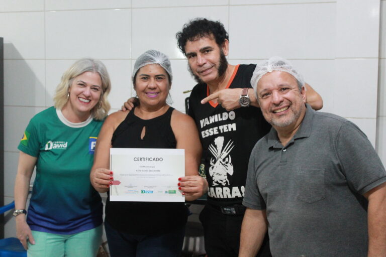 Curso de panificação e salgados forma novas empreendedoras no Coophavila II