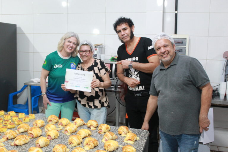 Curso de panificação e salgados forma novas empreendedoras no Coophavila II