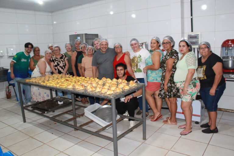 Curso de panificação e salgados forma novas empreendedoras no Coophavila II