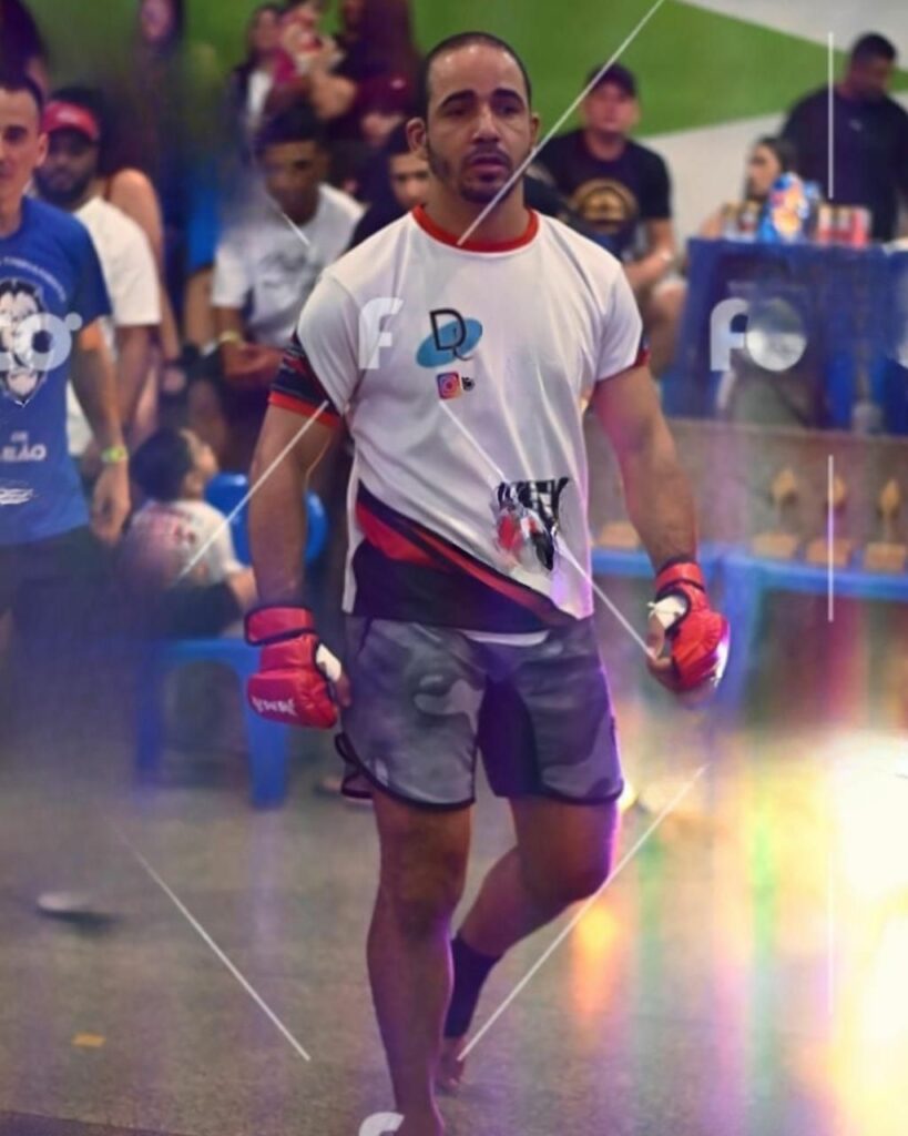 De Ponta Porã, Jeová Evanilsom consagra-se campeão no DEMOLION FIGHT 2 De Ponta Porã, Jeová Evanilsom consagra-se campeão no DEMOLION FIGHT 2