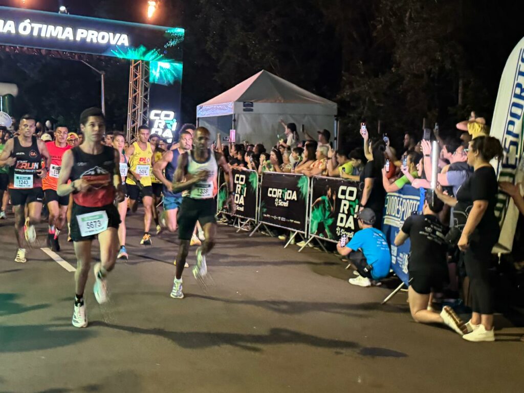 1ª Corrida Sicredi tem pedido de casamento e reúne cerca de 2.000 pessoas, marcando a história de Campo Grande 1ª Corrida Sicredi tem pedido de casamento e reúne cerca de 2.000 pessoas, marcando a história de Campo Grande