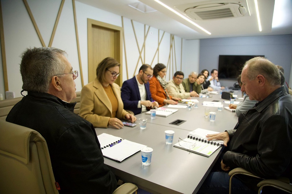 Ponta Porã: Prefeito assina decreto com medidas temporárias de contenção e controle de despesas