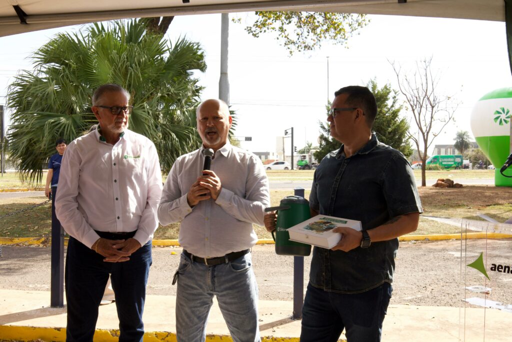 Monumento dos Tuiuiús é inaugurado e marca aniversário de Campo Grande Monumento dos Tuiuiús é inaugurado e marca aniversário de Campo Grande