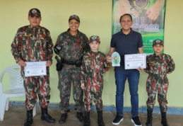 Coronel David anuncia em Amambai investimento para Hospital do Câncer e recebe homenagem do Projeto Florestinha