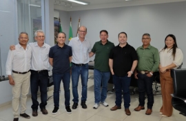 Coronel David anuncia em Amambai investimento para Hospital do Câncer e recebe homenagem do Projeto Florestinha