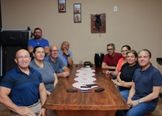 Coronel David anuncia em Amambai investimento para Hospital do Câncer e recebe homenagem do Projeto Florestinha