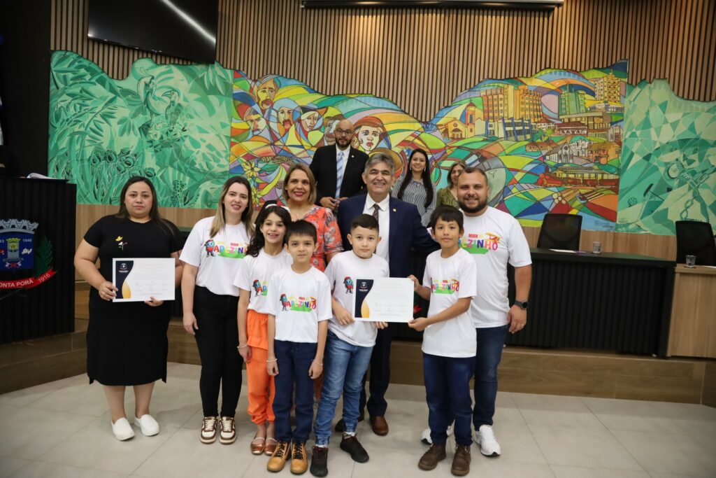 Câmara Municipal de Ponta Porã presta homenagens em Sessão Solene