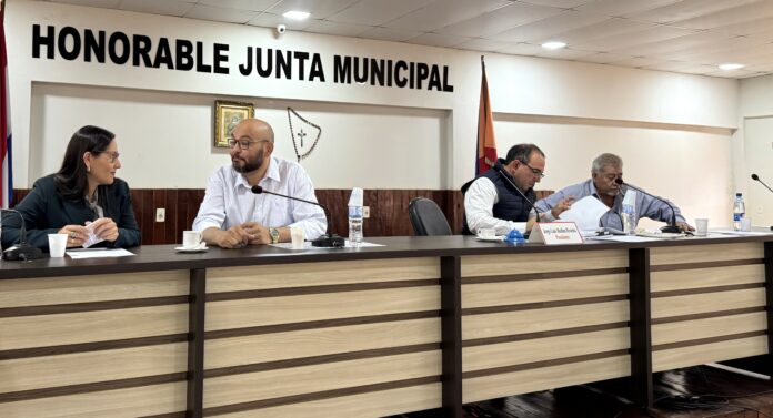 Presidente da Câmara de Ponta Porã participa da sessão ordinária da Junta Municipal de Pedro Juan (Fotos Anahi Volpini) (2)