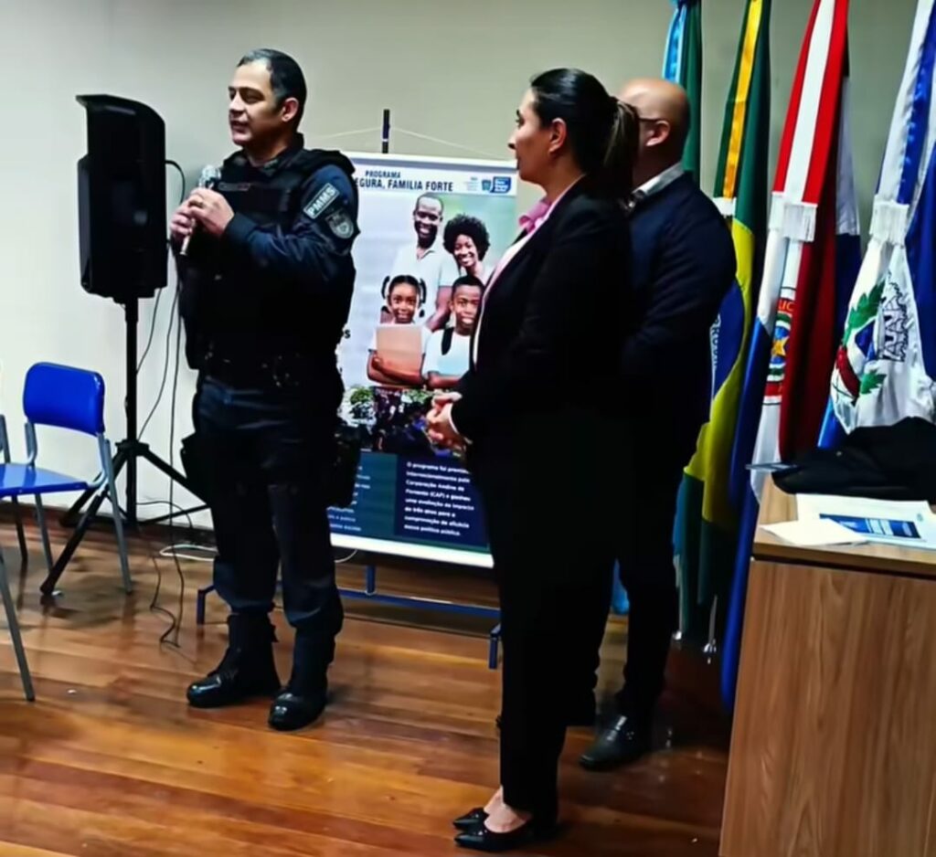 4° BPM recebe viatura exclusiva para ronda escolar e retoma essa modalidade de policiamento em Ponta Porã 4° BPM recebe viatura exclusiva para ronda escolar e retoma essa modalidade de policiamento em Ponta Porã