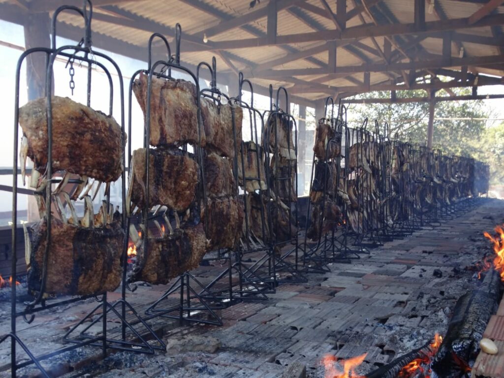 Ponta Porã: Domingo de civismo, almoço e baile no CTG Querência da Saudade Ponta Porã: Domingo de civismo, almoço e baile no CTG Querência da Saudade