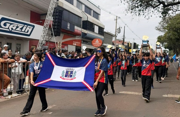 Desfile de 7 de setembro celebra 203 anos da Independência do Brasil e os 113 de Ponta Porã Desfile de 7 de setembro celebra 203 anos da Independência do Brasil e os 113 de Ponta Porã