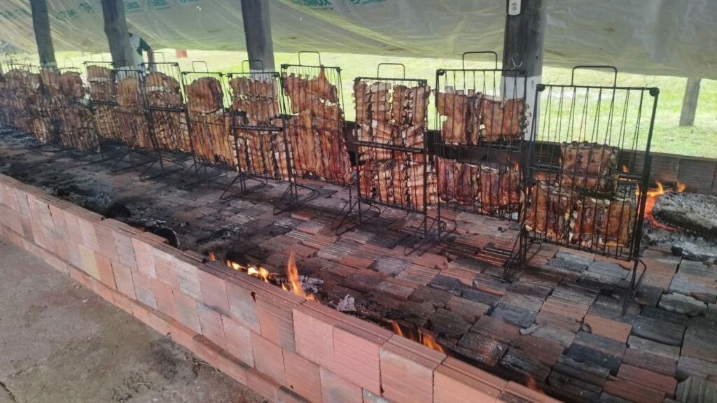 Ponta Porã: Domingo de civismo, almoço e baile no CTG Querência da Saudade Ponta Porã: Domingo de civismo, almoço e baile no CTG Querência da Saudade