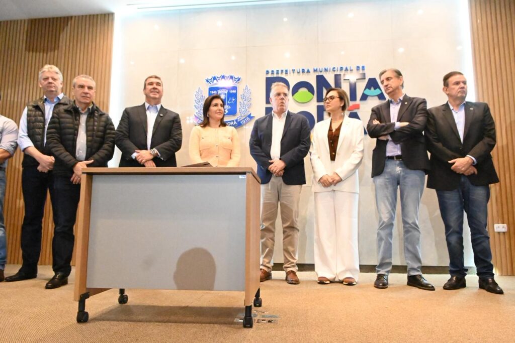 Ponta Porã: Com Riedel e Tebet, Paulo Corrêa assina convênio de R$ 51,6 milhões para Ponta Porã