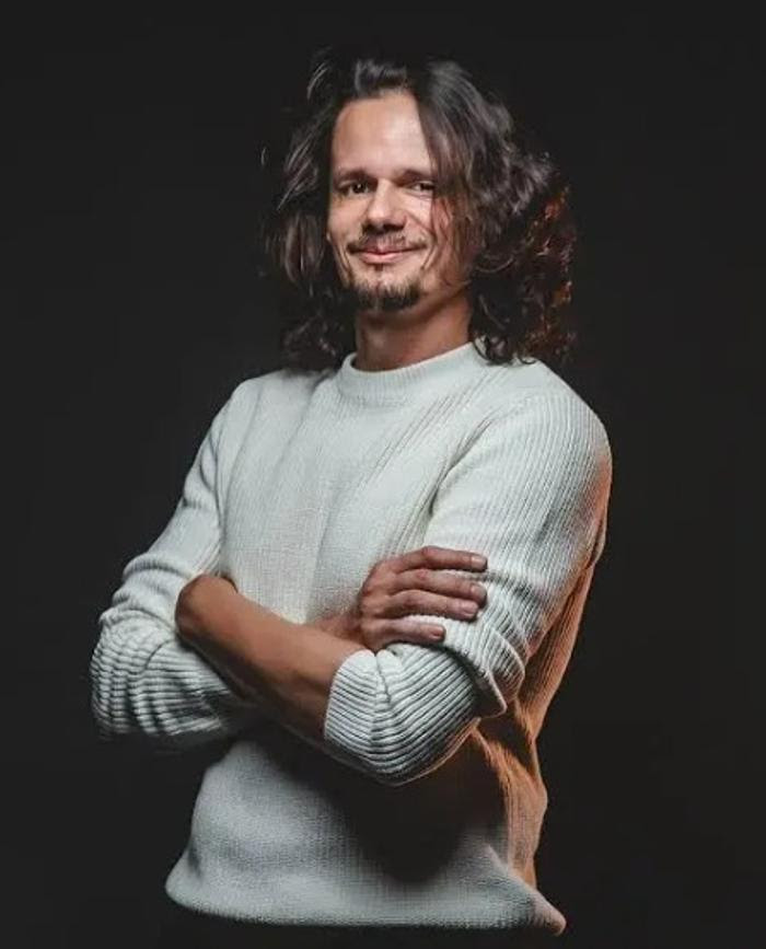 Do livro ao palco: Odilon Esteves promove experiência interativa no FIT Dourados Do livro ao palco: Odilon Esteves promove experiência interativa no FIT Dourados