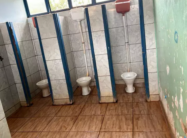 Rachaduras e infiltrações colocam em risco alunos de escola rural Rachaduras e infiltrações colocam em risco alunos de escola rural