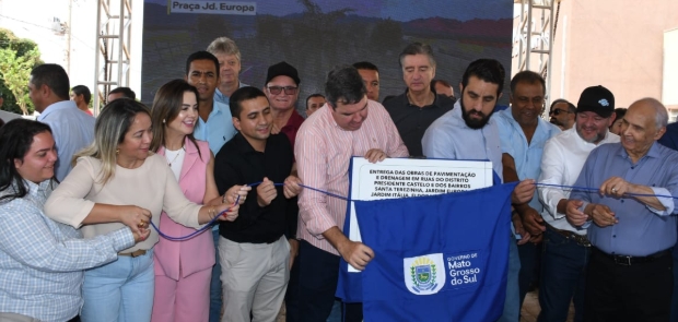Deputada destaca avanços e participa de entregas em Deodápolis e Glória de Dourados Deputada destaca avanços e participa de entregas em Deodápolis e Glória de Dourados