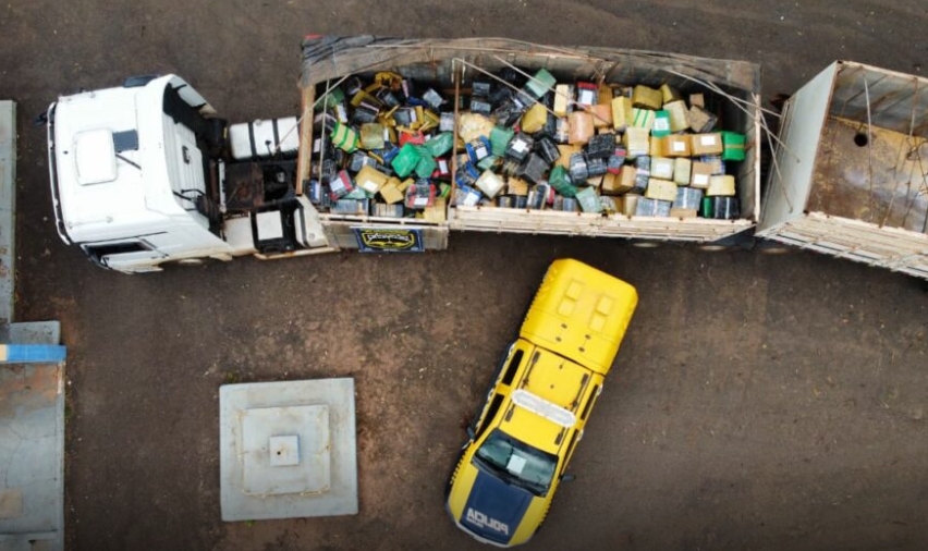 Mais de 20 toneladas de maconha escondidas em carga de milho é apreendida pela PMR em Amambai Mais de 20 toneladas de maconha escondidas em carga de milho é apreendida pela PMR em Amambai