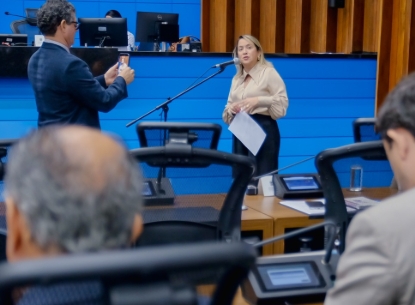 Lia Nogueira comemora o início da obra da passarela da MS 156 em Dourados Lia Nogueira comemora o início da obra da passarela da MS 156 em Dourados
