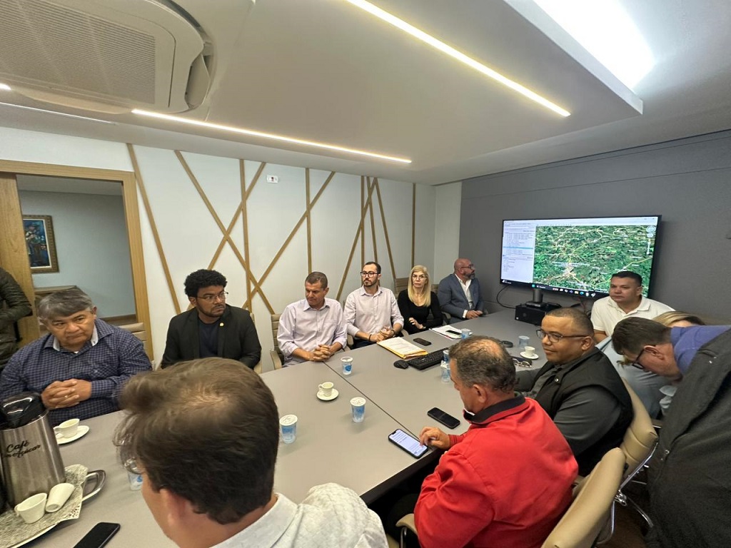 Ponta Porã discute avanços do programa MS Ativo com a Casa Civil