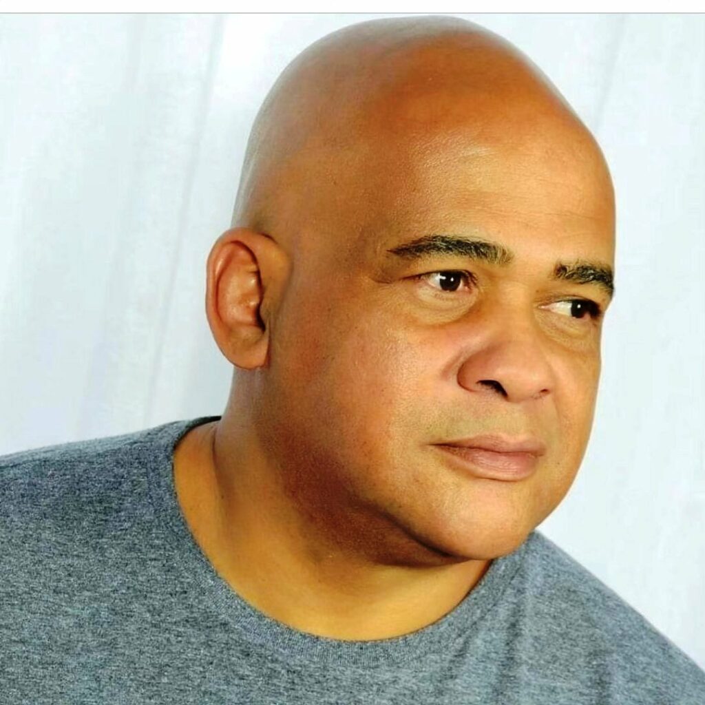 Confira os aniversariantes desse dia 01/11/25, por Dora Nunes