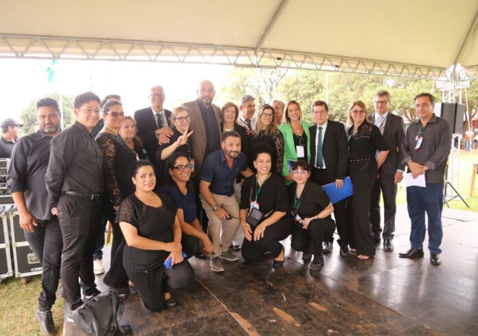 Parte da equipe da Câmara Municipal de Ponta Porã dedicada na organização do evento