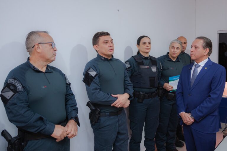 Coronel David visita 10ª CIPM, destaca ato heroico de policiais militares e lembra conquista histórica da PM com a Lei da Presunção de Inocência Coronel David visita 10ª CIPM, destaca ato heroico de policiais militares e lembra conquista histórica da PM com a Lei da Presunção de Inocência