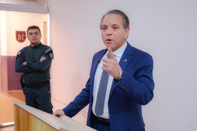 Coronel David visita 10ª CIPM, destaca ato heroico de policiais militares e lembra conquista histórica da PM com a Lei da Presunção de Inocência Coronel David visita 10ª CIPM, destaca ato heroico de policiais militares e lembra conquista histórica da PM com a Lei da Presunção de Inocência