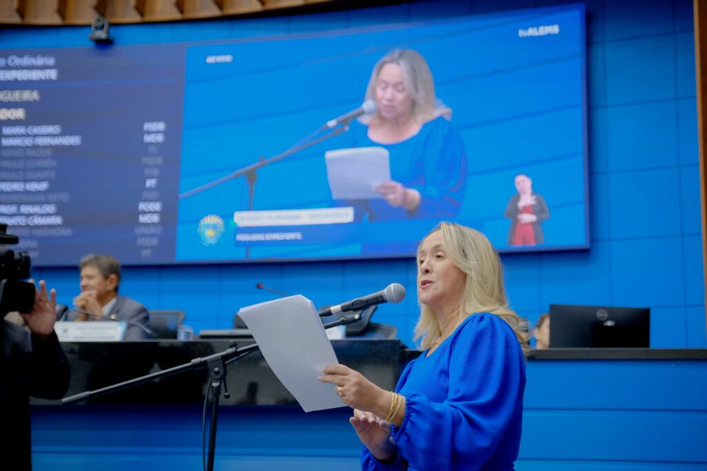 Lia Nogueira propõe mais ônibus para atender o futuro hospital de Dourados Lia Nogueira propõe mais ônibus para atender o futuro hospital de Dourados