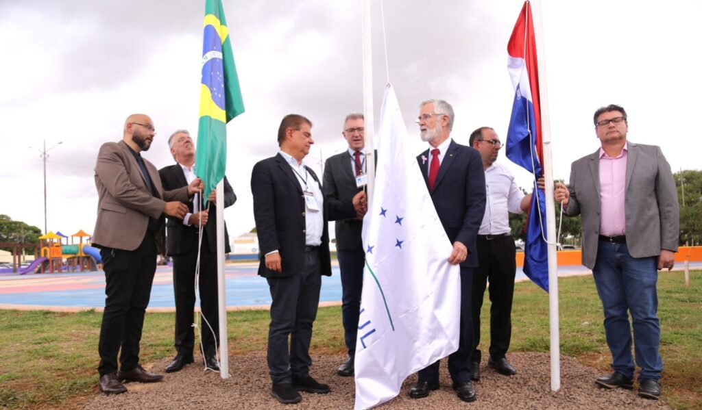 Parlasul encerra celebrando integração e desenvolvimento fronteiriço