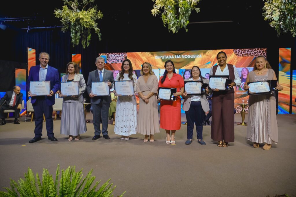 Assembleia homenageia personalidades indicadas por Lia Nogueira Assembleia homenageia personalidades indicadas por Lia Nogueira