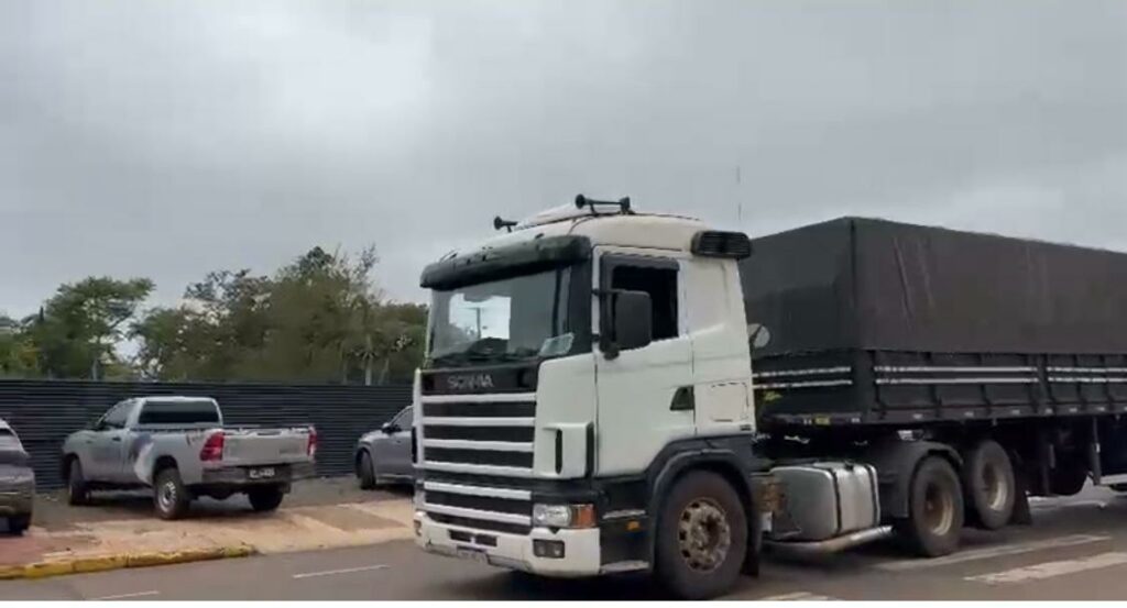 Ponta Porã: Tráfego de caminhões será proibido na Rua Antônio João Ponta Porã: Tráfego de caminhões será proibido na Rua Antônio João