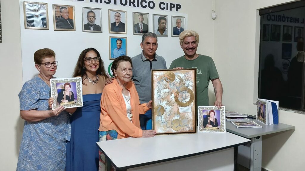 Embaixatriz da Arte e Cultura Fronteiriça, Maria Bonita Rodrigues Georges lança livro no Clube de Imprensa de Ponta Porã Embaixatriz da Arte e Cultura Fronteiriça, Maria Bonita Rodrigues Georges lança livro no Clube de Imprensa de Ponta Porã