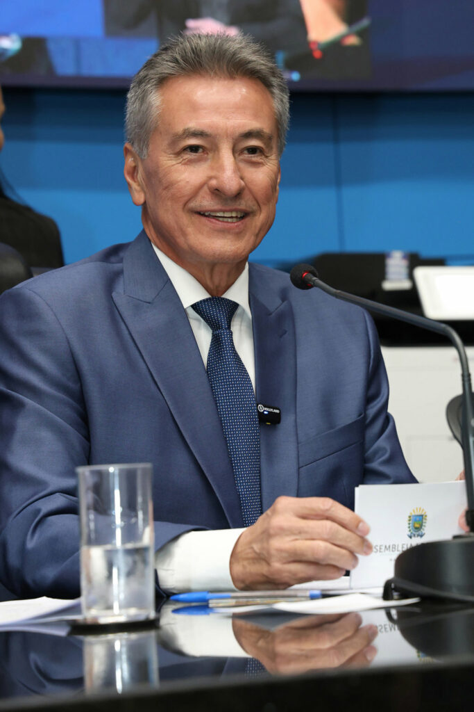 Medalha “Tom do Pantanal - Arara Azul” valoriza talentos que difundem a música de MS